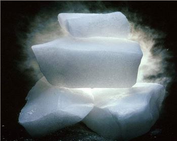 郑州干冰清洗设备由哪些组成部分？